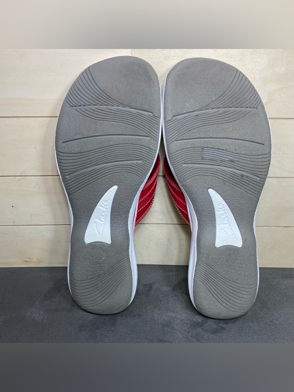 Clarks Breeze Sea Sandals Red White Grey Women's Size 11 Shoes Flip-Flops - Picture 9 of 11